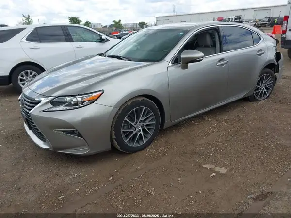 58ABK1GGXHU054622 2017 LEXUS ES - Image 2