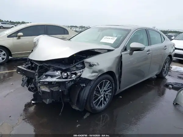 58ABK1GGXHU055785 2017 LEXUS ES - Image 2