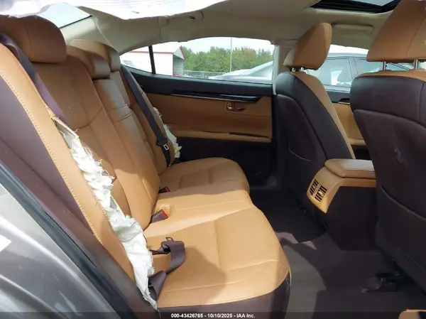 58ABK1GGXHU055785 2017 LEXUS ES - Image 8