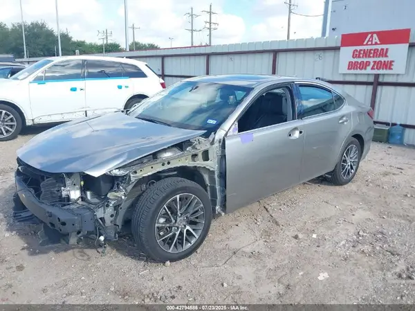 58ABK1GGXHU064891 2017 LEXUS ES - Image 2