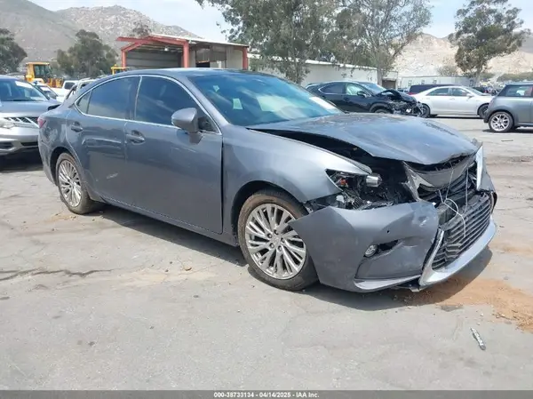 58ABK1GGXHU068035 2017 LEXUS ES - Image 1