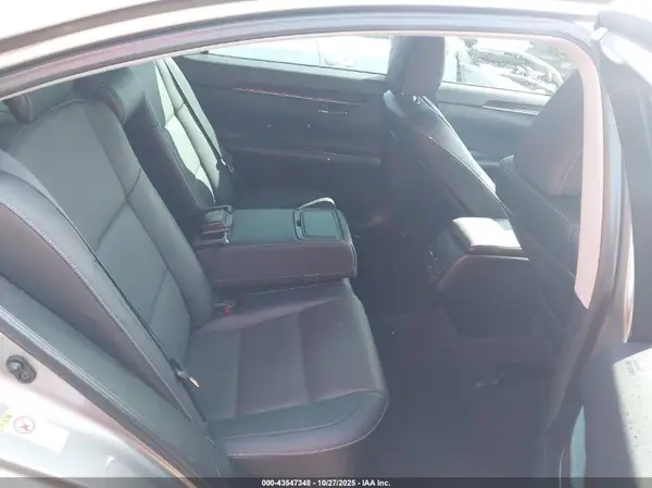58ABK1GGXHU068147 2017 LEXUS ES - Image 8