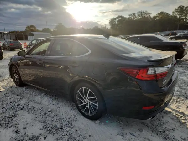 58ABK1GGXHU070013 2017 LEXUS ES - Image 2