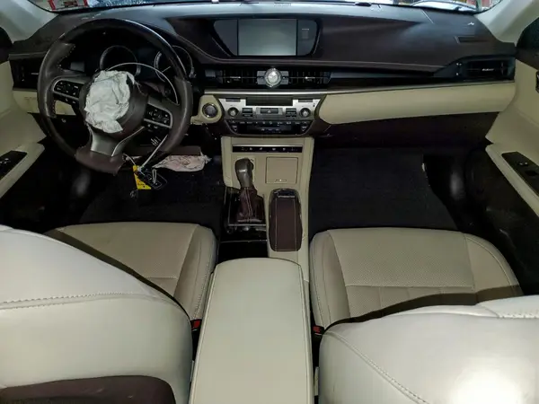 58ABK1GGXHU071453 2017 LEXUS ES - Image 8