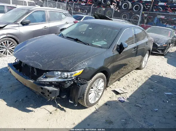 58ABK1GGXHU072134 2017 LEXUS ES - Image 2