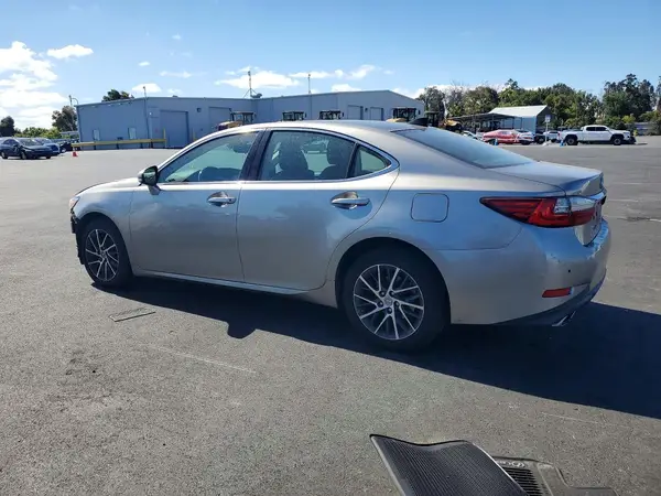 58ABK1GGXHU079391 2017 LEXUS ES - Image 2