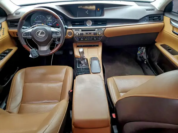 58ABK1GGXJU079560 2018 LEXUS ES - Image 8