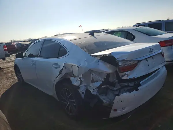58ABK1GGXJU079719 2018 LEXUS ES - Image 2