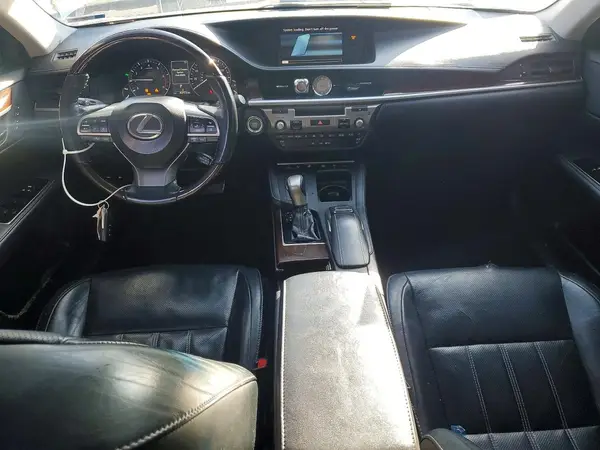 58ABK1GGXJU079719 2018 LEXUS ES - Image 8