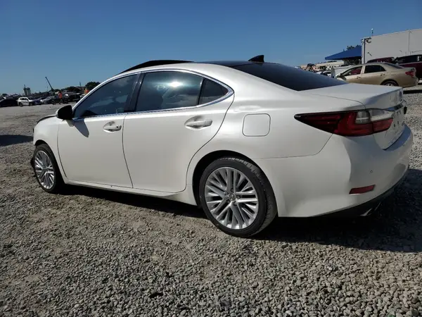 58ABK1GGXJU079736 2018 LEXUS ES - Image 2