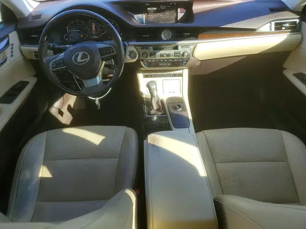 58ABK1GGXJU080370 2018 LEXUS ES - Image 8