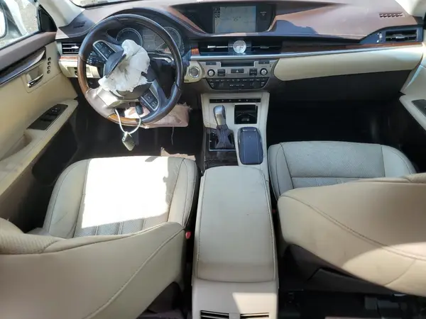 58ABK1GGXJU080627 2018 LEXUS ES - Image 8