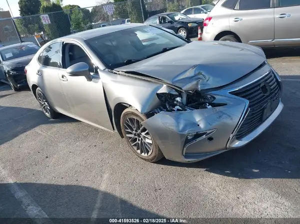58ABK1GGXJU086847 2018 LEXUS ES - Image 1