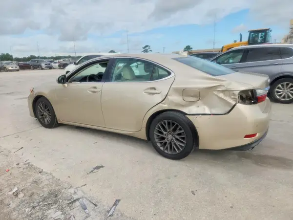 58ABK1GGXJU087710 2018 LEXUS ES - Image 2
