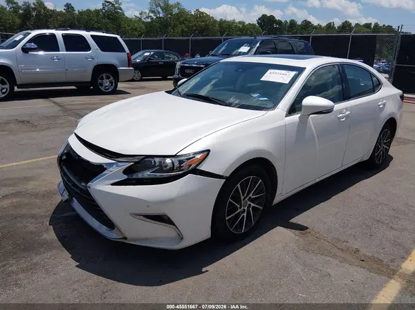 58ABK1GGXJU088341 2018 LEXUS ES - Image 2