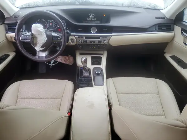 58ABK1GGXJU088615 2018 LEXUS ES - Image 8