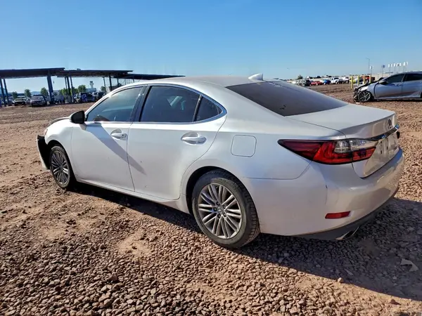 58ABK1GGXJU089814 2018 LEXUS ES - Image 2