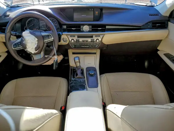 58ABK1GGXJU089814 2018 LEXUS ES - Image 8