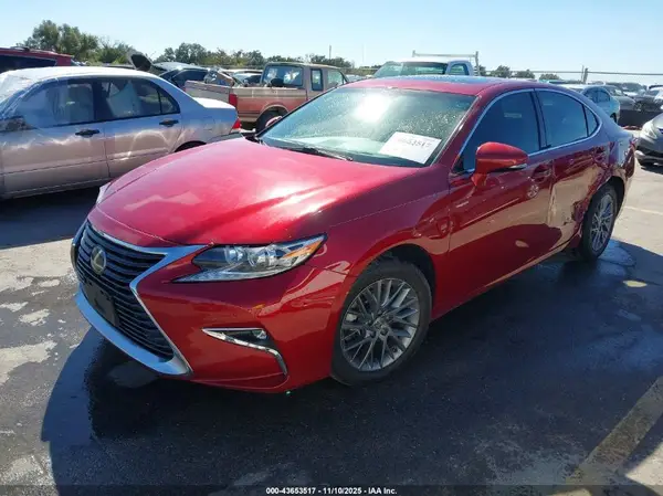 58ABK1GGXJU090087 2018 LEXUS ES - Image 2