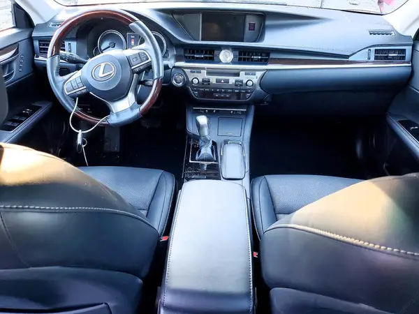 58ABK1GGXJU090431 2018 LEXUS ES - Image 8