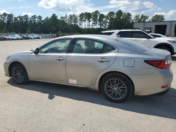 58ABK1GGXJU091367 2018 LEXUS ES - Image 2