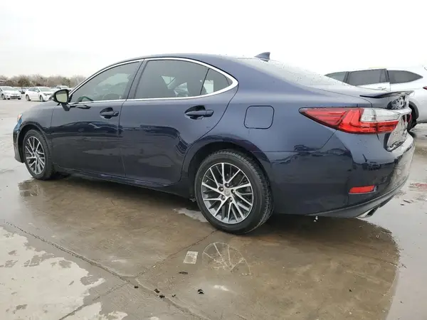 58ABK1GGXJU093278 2018 LEXUS ES - Image 2