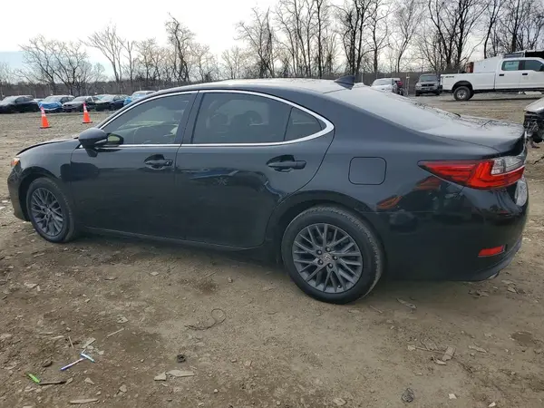 58ABK1GGXJU093314 2018 LEXUS ES - Image 2