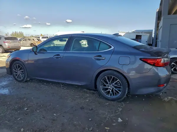 58ABK1GGXJU097511 2018 LEXUS ES - Image 2