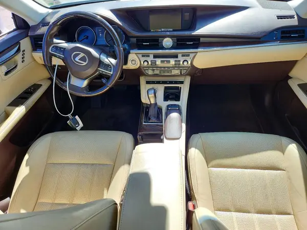 58ABK1GGXJU098254 2018 LEXUS ES - Image 8