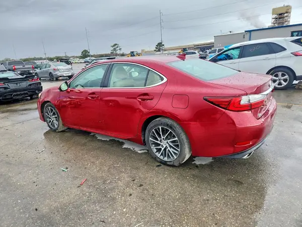 58ABK1GGXJU099114 2018 LEXUS ES - Image 2