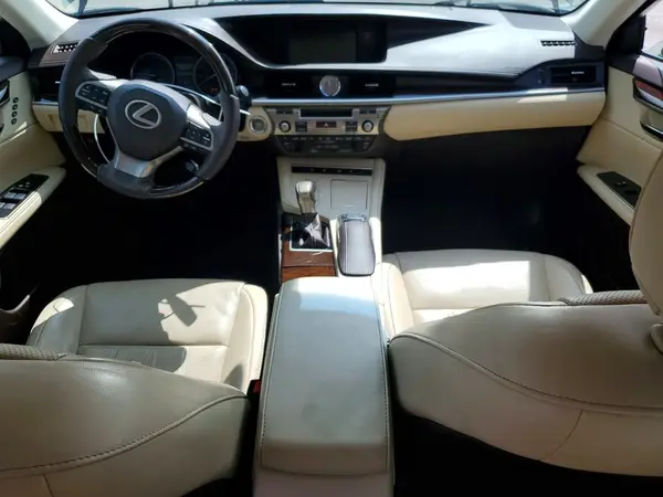 58ABK1GGXJU100648 2018 LEXUS ES - Image 8