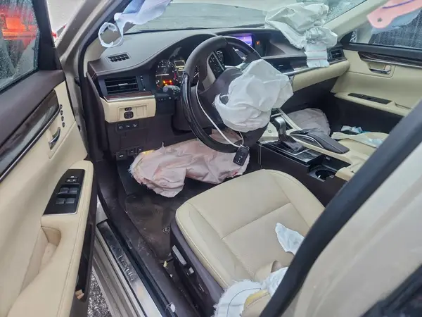58ABK1GGXJU104182 2018 LEXUS ES - Image 8