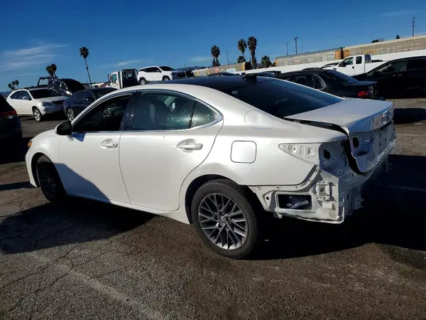 58ABK1GGXJU105977 2018 LEXUS ES - Image 2