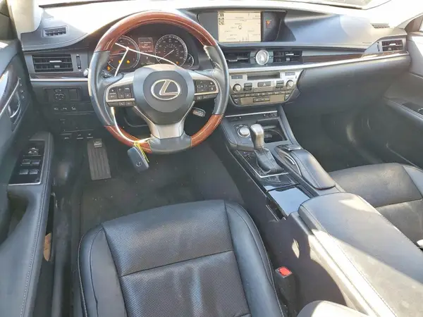 58ABK1GGXJU105977 2018 LEXUS ES - Image 8