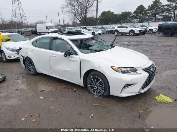 58ABK1GGXJU107826 2018 LEXUS ES - Image 1