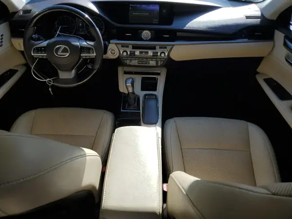 58ABK1GGXJU108443 2018 LEXUS ES - Image 8
