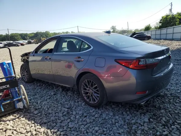 58ABK1GGXJU108717 2018 LEXUS ES - Image 2