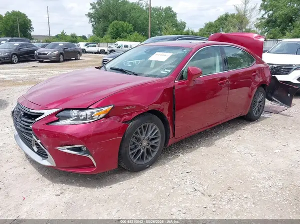 58ABK1GGXJU109933 2018 LEXUS ES - Image 2