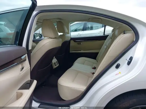 58ABK1GGXJU111892 2018 LEXUS ES - Image 8