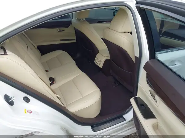 58ABK1GGXJU113237 2018 LEXUS ES - Image 8