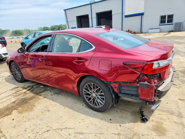 58ABK1GGXJU113528 2018 LEXUS ES - Image 2