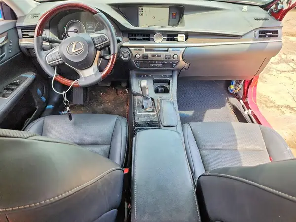 58ABK1GGXJU113528 2018 LEXUS ES - Image 8