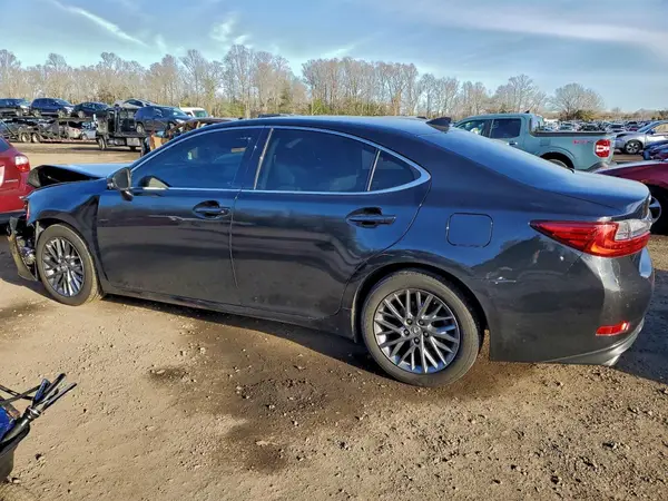 58ABK1GGXJU113769 2018 LEXUS ES - Image 2