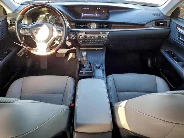 58ABK1GGXJU113769 2018 LEXUS ES - Image 8