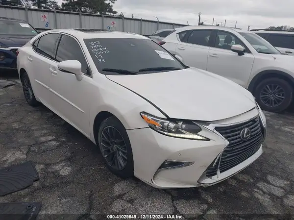 58ABK1GGXJU113805 2018 LEXUS ES - Image 1