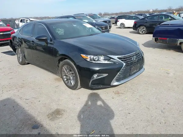 58ABK1GGXJU117210 2018 LEXUS ES - Image 1