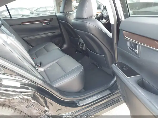 58ABK1GGXJU117210 2018 LEXUS ES - Image 8