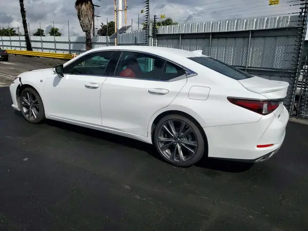 58ABZ1B10KU005077 2019 LEXUS ES - Image 2