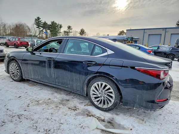 58ABZ1B10KU014099 2019 LEXUS ES - Image 2