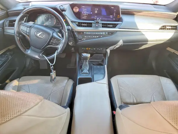 58ABZ1B10KU017911 2019 LEXUS ES - Image 8